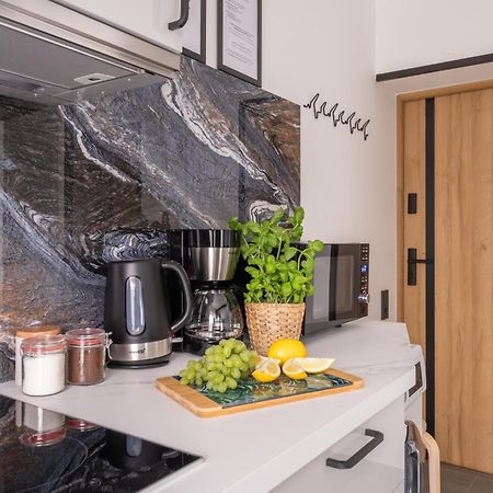 Green Garden & Private Parking Apartments With Playground Рига Екстериор снимка