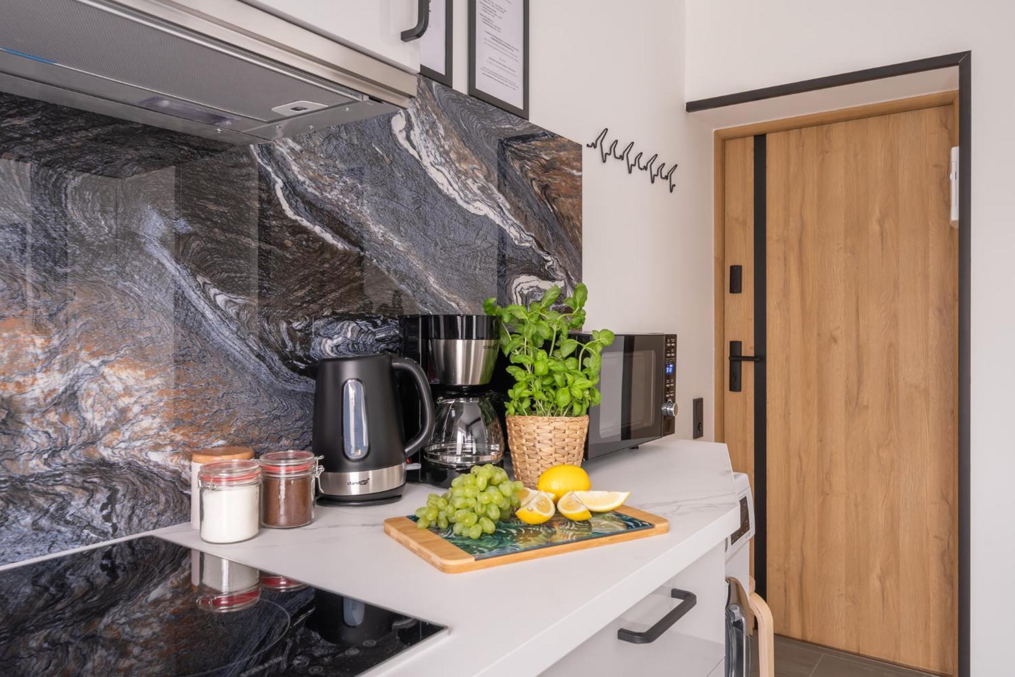 Green Garden & Private Parking Apartments With Playground Рига Екстериор снимка