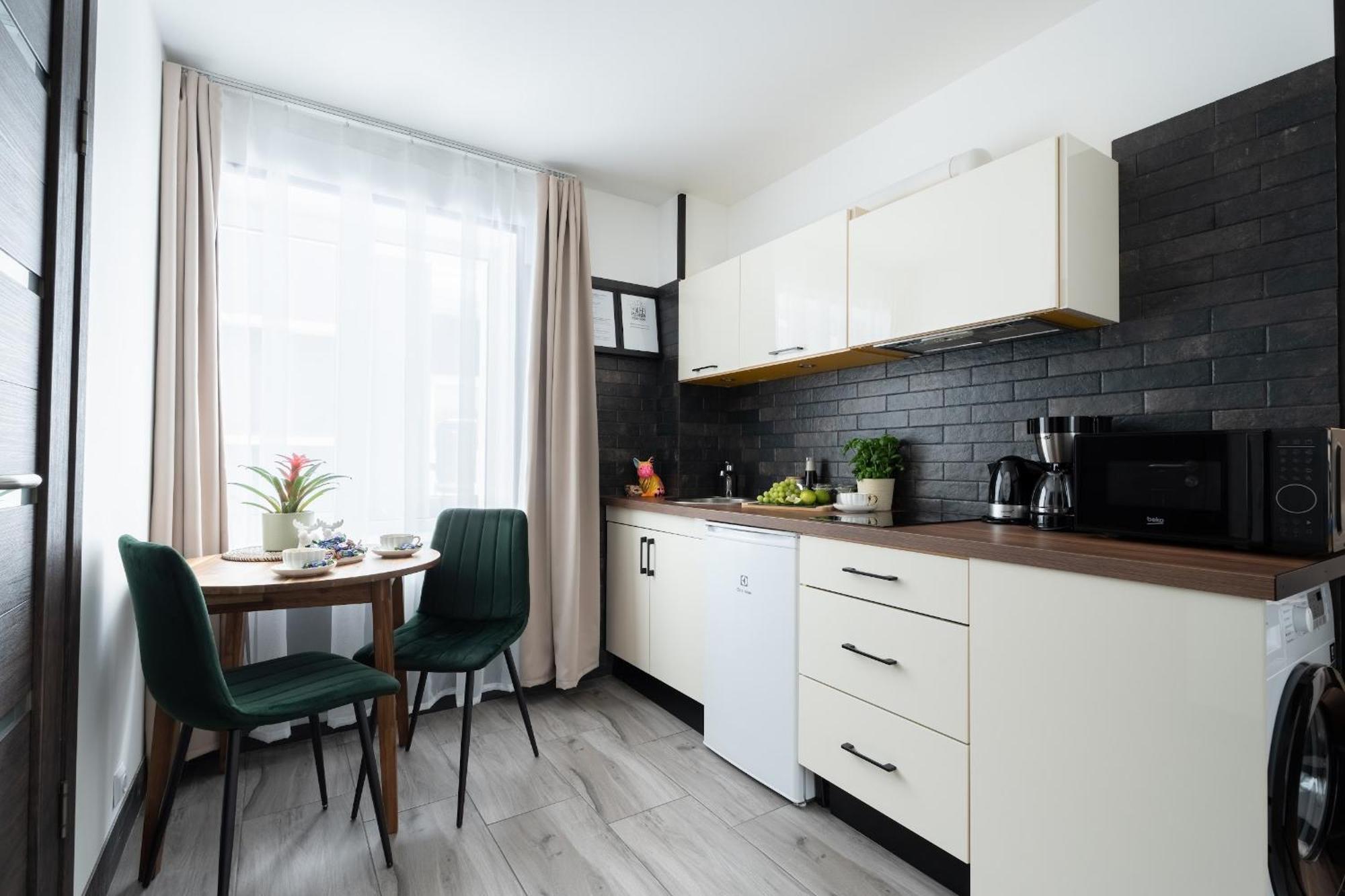 Green Garden & Private Parking Apartments With Playground Рига Екстериор снимка