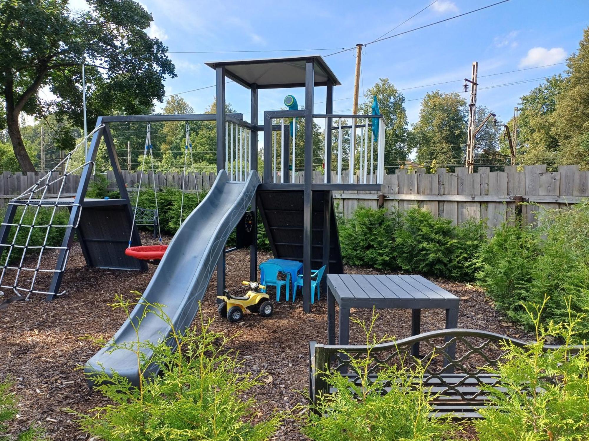 Green Garden & Private Parking Apartments With Playground Рига Екстериор снимка